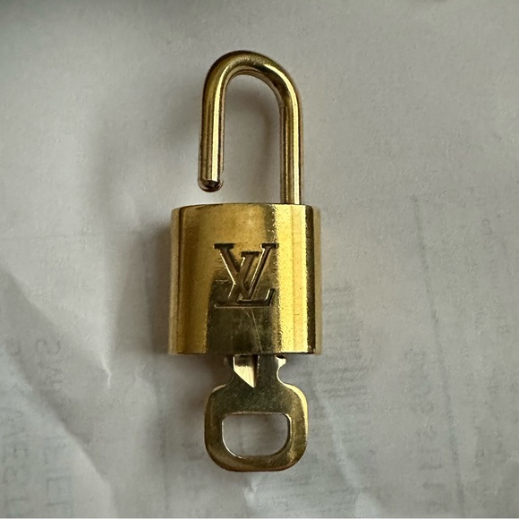 Louis Vuitton Authentic Gold Lock & Key - Picture 6 of 6